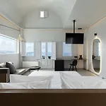 Hom Santorini (adults Only) فندق 4*
